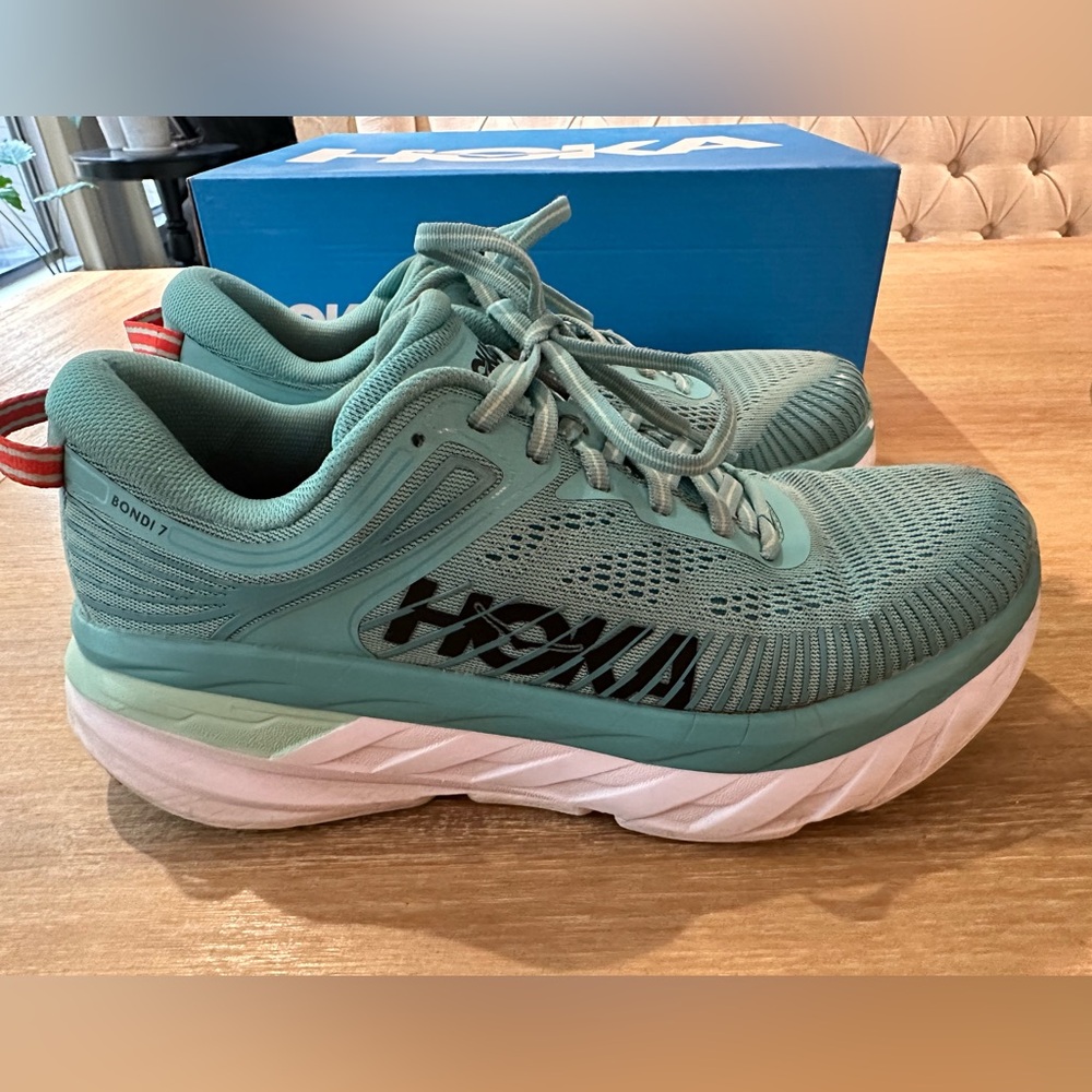 Hoka Bondi 7 Shoes Size 8.5